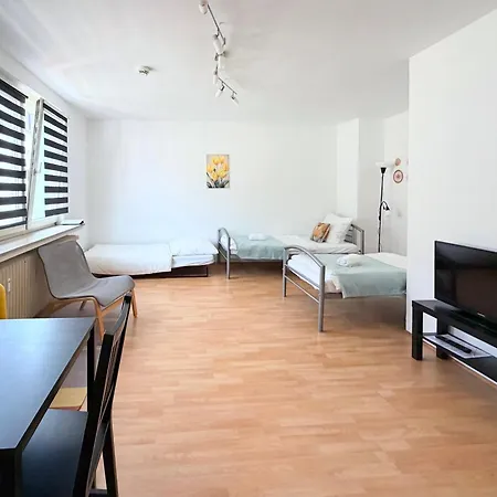 Tulpen-apartment Nahe Schwebebahn In Wuppertal, Eigene Kueche, 3 Betten