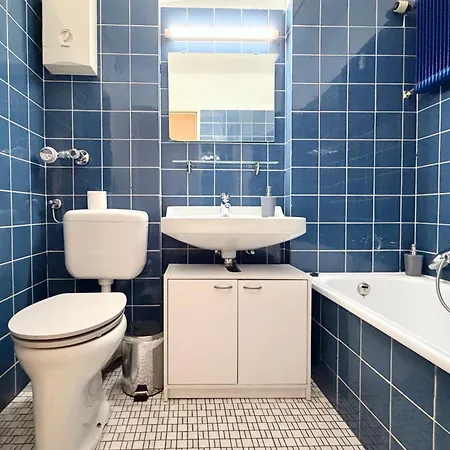 Tulpen-apartment Nahe Schwebebahn In Wuppertal, Eigene Kueche, 3 Betten *